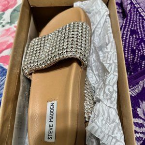 Brand New Steve Madden sparkly slip on sandals size 6